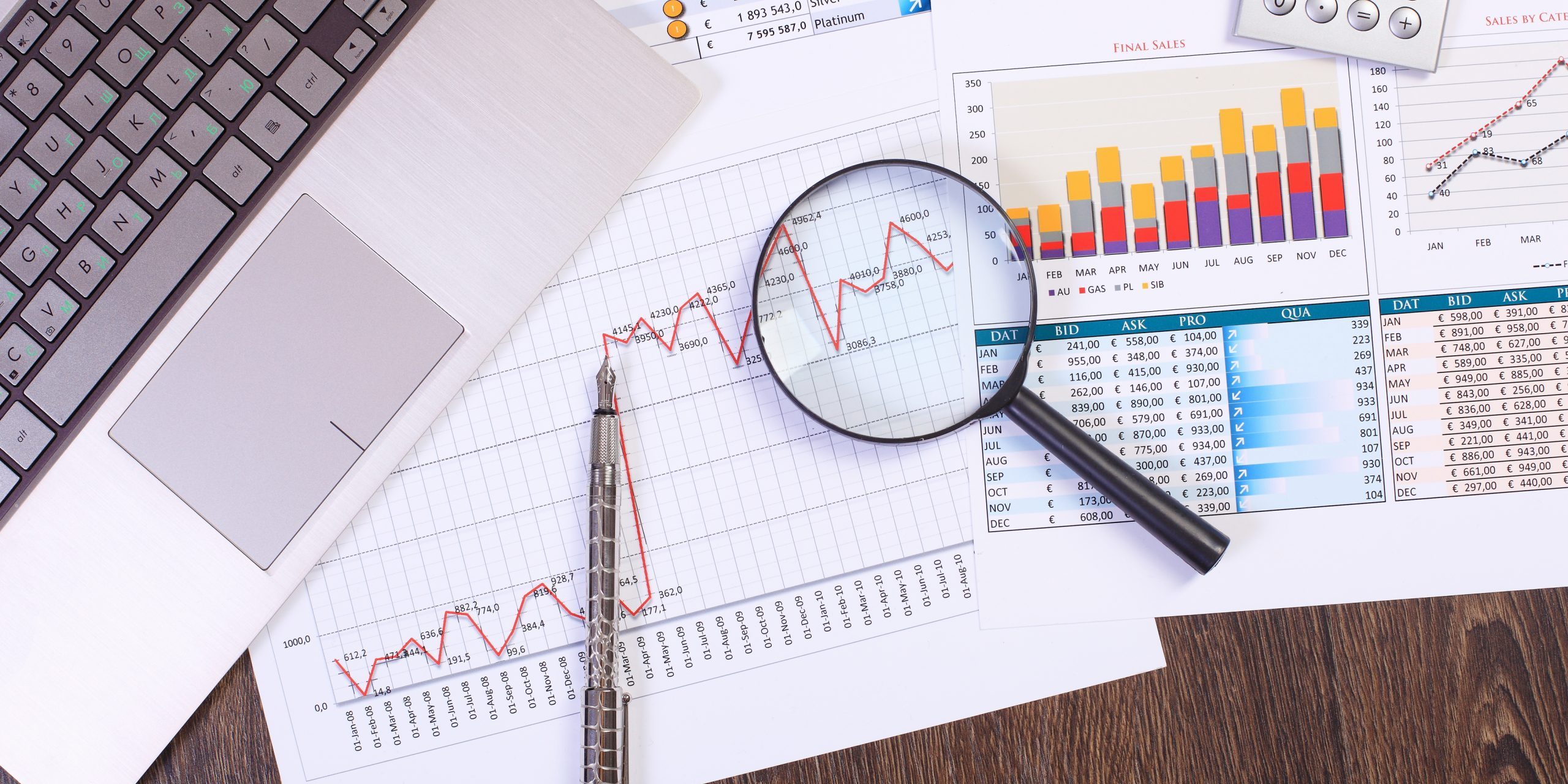 Crecimiento-gráficos-documentos-y-portatil Representacion-Crecimiento